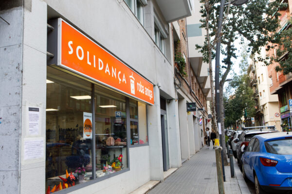 Botigues Solidança / Roba Amiga Barcelona - Imatge 6