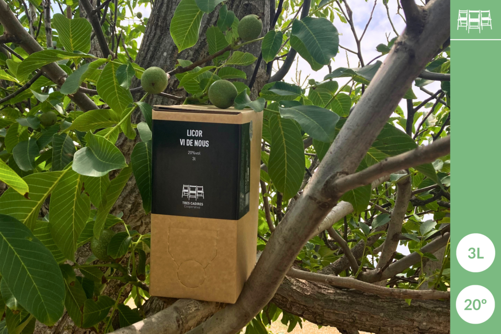 Licor Vi de Nous 3L - Tres Cadires 1 Licor Vi de Nous 3L - Tres Cadires